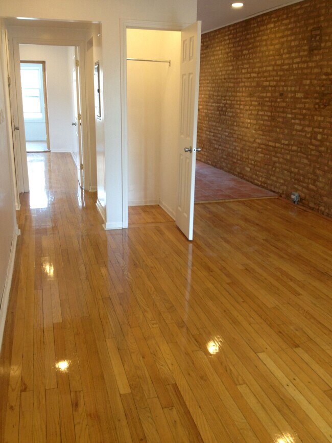 Building Photo - 5205 S Drexel Ave