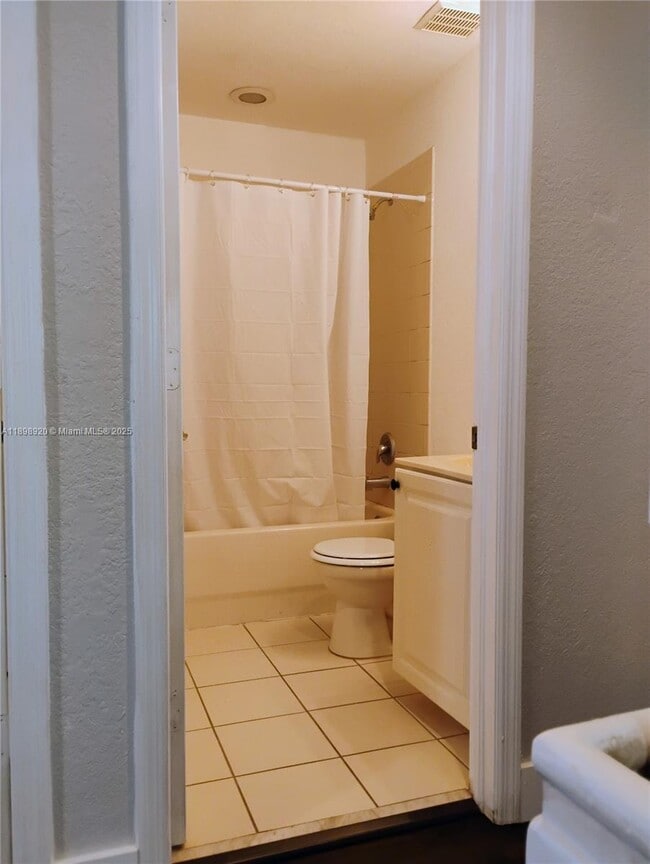 Building Photo - 1115 Lucaya Dr