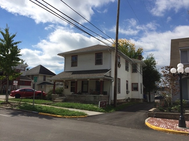 Primary Photo - Third Street Village