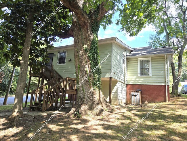 Building Photo - 2473 N Bayard St