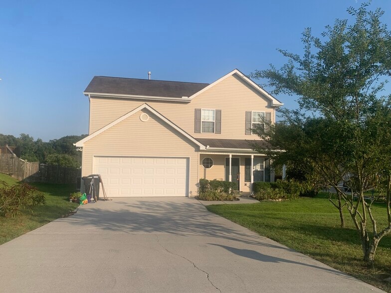 Front view - 6406 Granite Hill Ln