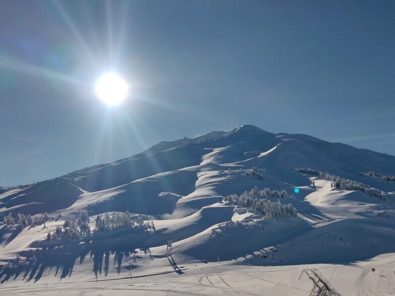 Mount Bachelor skiing - 18575 SW Century Dr