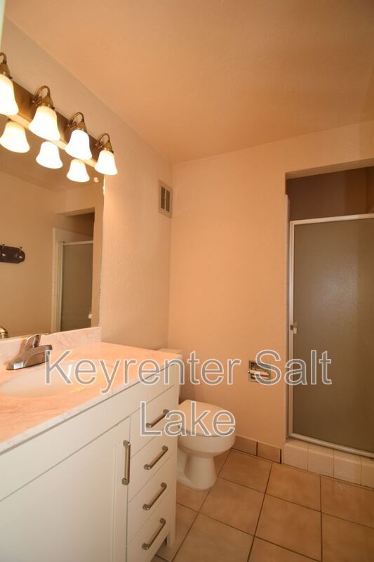 Building Photo - 4797 S 2124 E