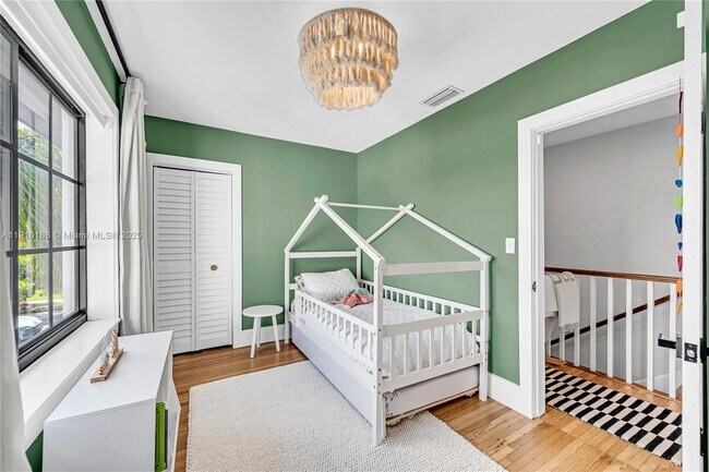 Building Photo - 1951 SW 23rd St