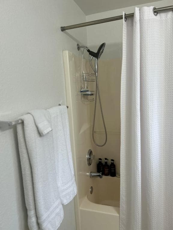 Building Photo - 563 Primrose Dr