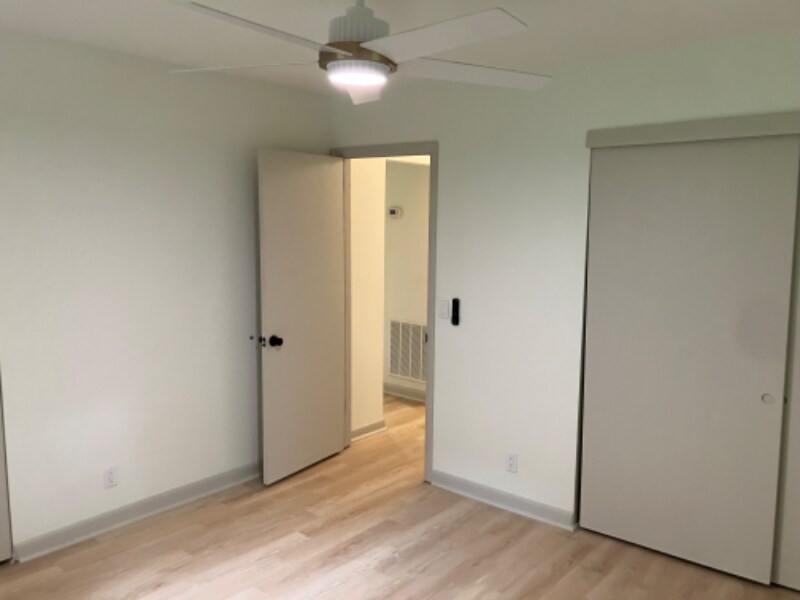 Building Photo - 520 Trenton Ct