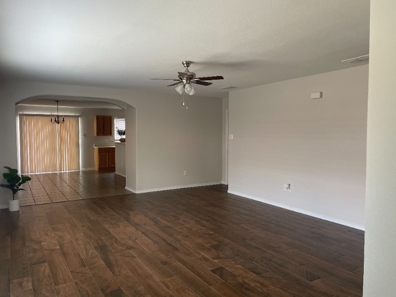 Building Photo - 2135 Lima Loop