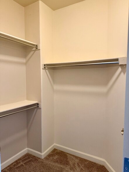 Building Photo - 7291 N Scottsdale Rd