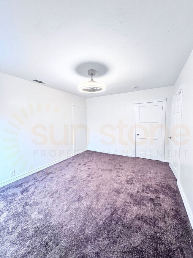 Building Photo - 1542 Meserve St
