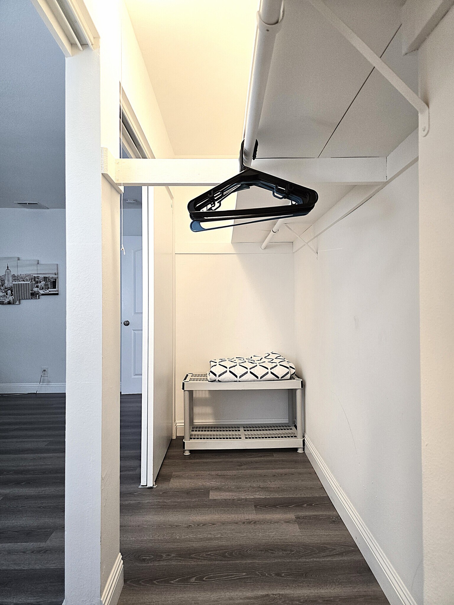 Building Photo - 123 E Bennett Ave