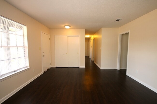 Building Photo - 4/2 Brick Home in Northeast Pensacola for ...