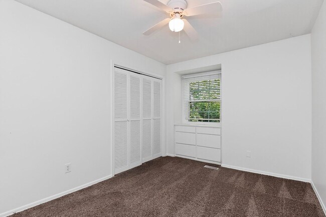 Building Photo - 1819 Sabrina Ct