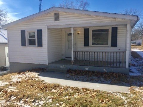 Building Photo - Large 3 Bedroom with 2 Car Garage