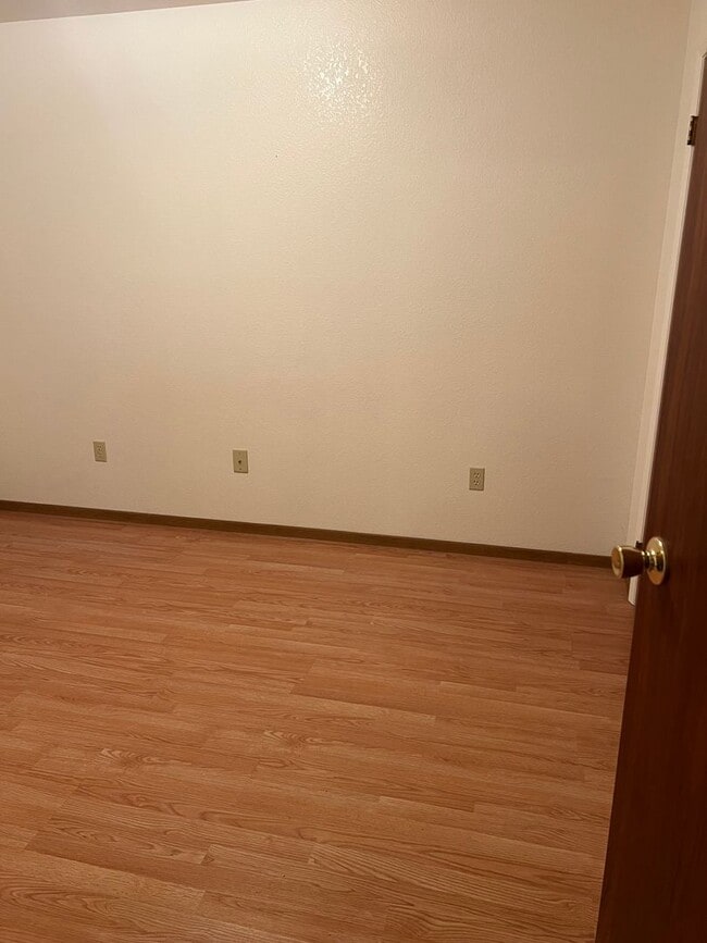 Building Photo - One Bedroom, One bath