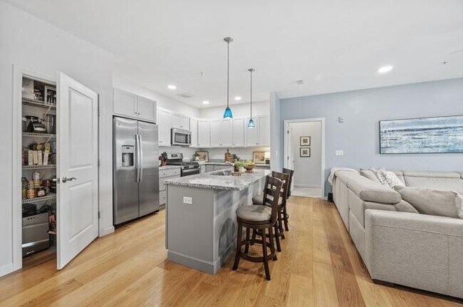 Building Photo - 1 Mariner's Wy