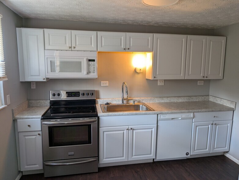 Building Photo - 11445 Kentbrook Ct