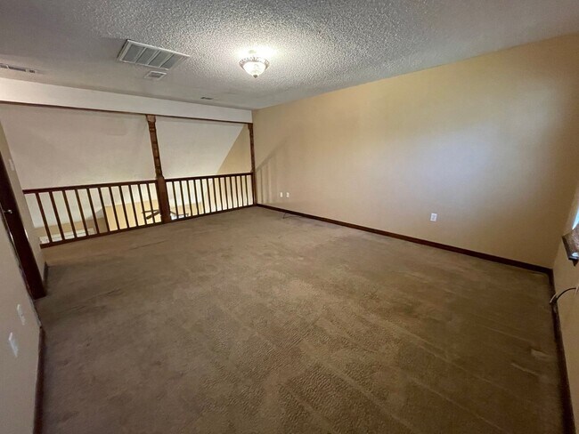 Building Photo - Townhouse: Old Jefferson