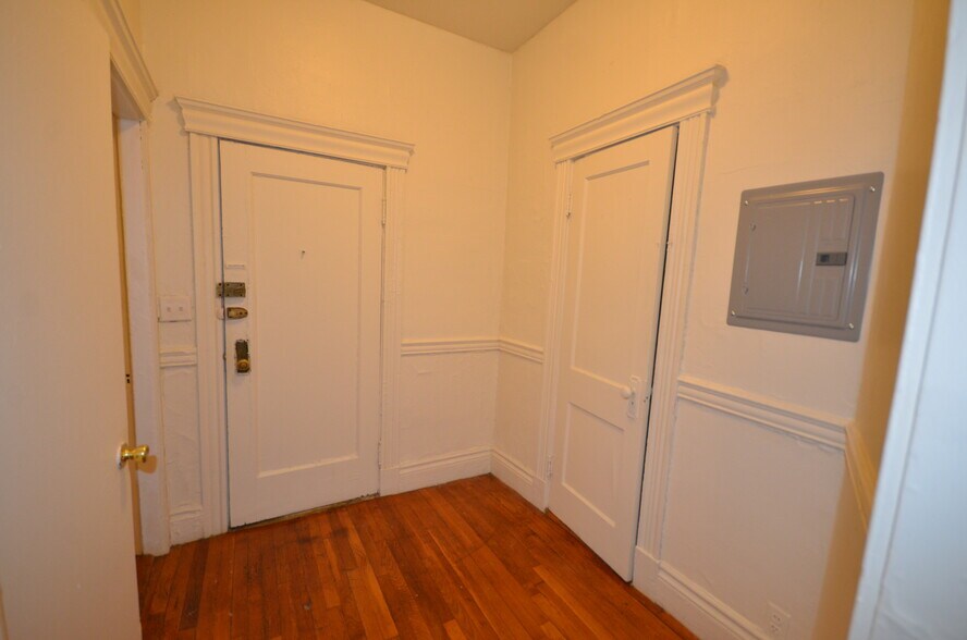 Building Photo - 15 Walbridge St