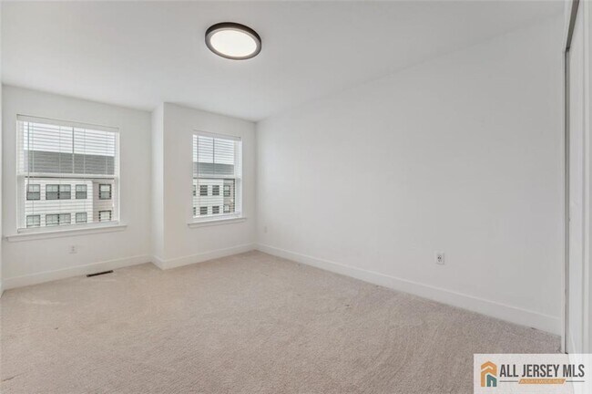 Building Photo - 46 Mariveles Wy