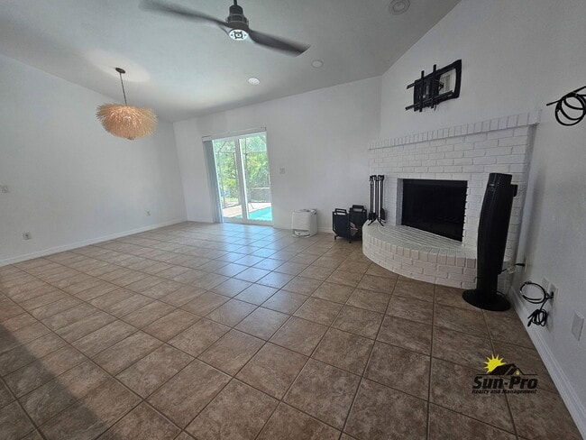 Building Photo - 139 Riverwalk Ct