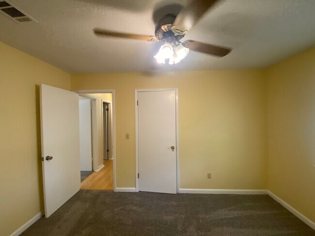 Building Photo - 3235 Auburn Pkwy