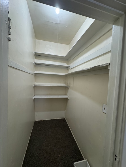 Pantry - 2806 Felix St