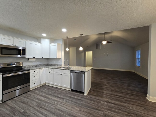 Building Photo - 982 Westfield Ct