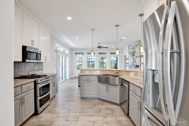 Building Photo - 16262 Tarpon Dr