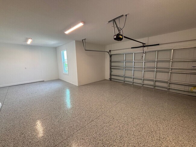 Building Photo - 6360 SW 82nd Terrace