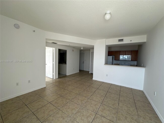 Building Photo - 119 SW 6th Ave