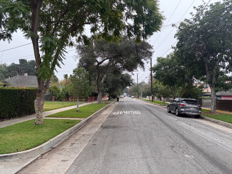 Building Photo - 1866 El Sereno Ave