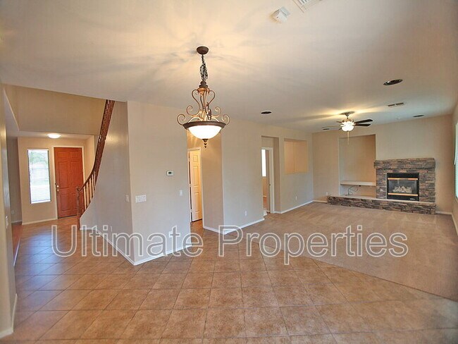 Building Photo - 16816 N 40th Dr