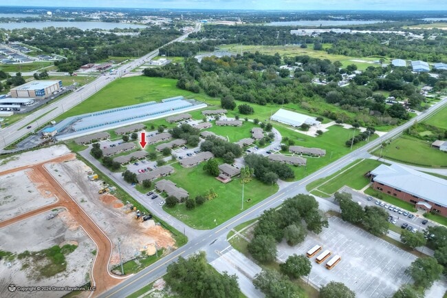 Building Photo - ****1ST MONTH RENT FREE! Cozy 1 Bedroom Apartment