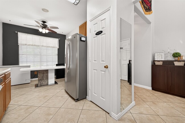 Building Photo - 20135 Golden Mesa Dr