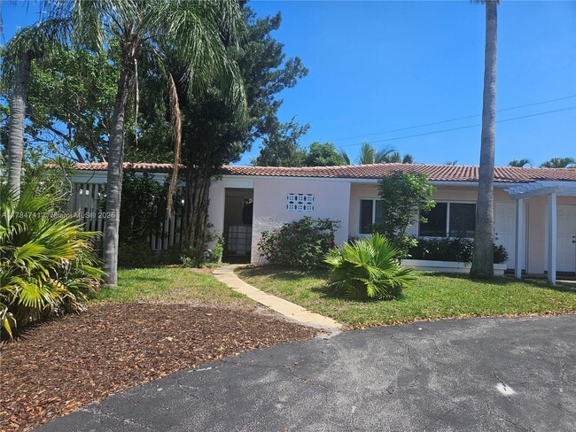 Building Photo - 1152 Bayview Dr