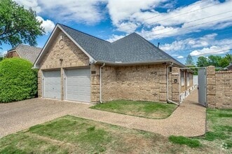 Building Photo - 3825 Canot Ln