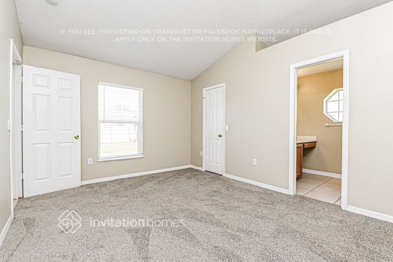 Building Photo - 1160 St Tropez Ct