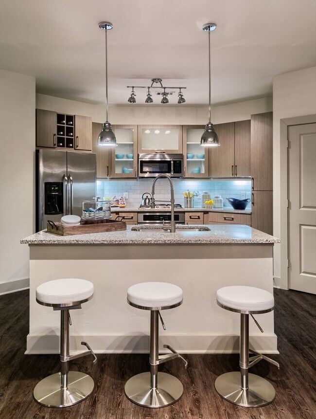 Building Photo - 1011 Studemont St