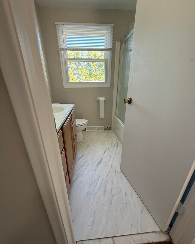 Building Photo - 793 Tarleton Ave