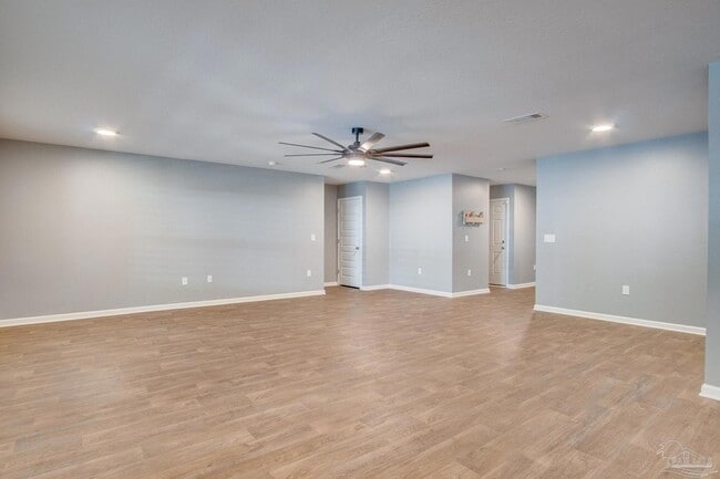 Building Photo - 4668 Red Oak Dr
