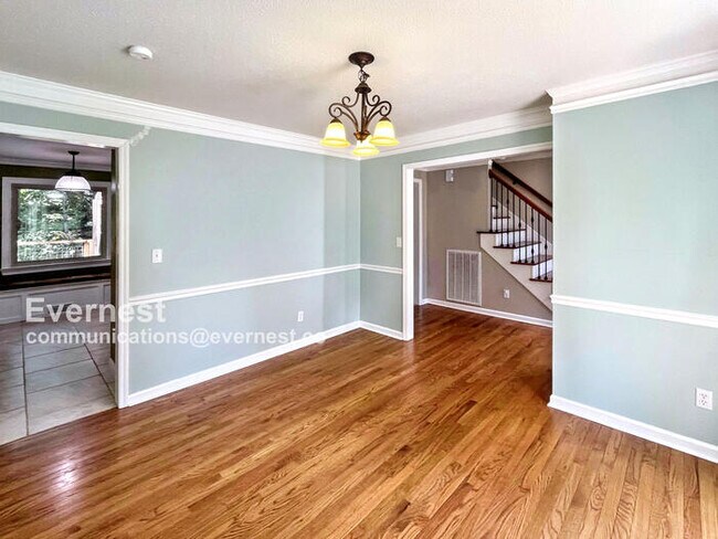 Building Photo - Beautiful 4 Bed & 2.5 Bath Home in Hixson ...