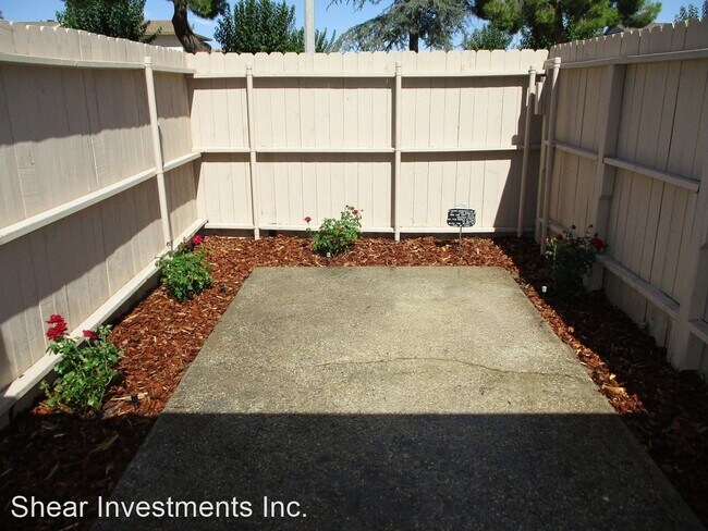 Building Photo - 2 br, 1 bath House - 14327 El Dorado Dr