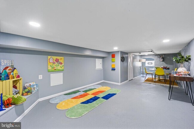 Building Photo - 1310 Narragansett St