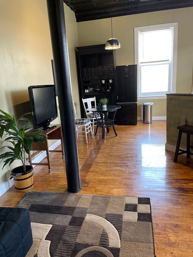 Building Photo - 4515 Olive St