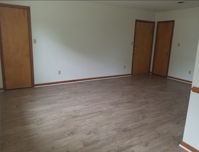 Building Photo - 1252 Gatewood Rd