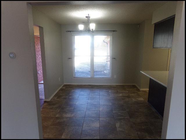 Building Photo - 1110 Allyson Ave