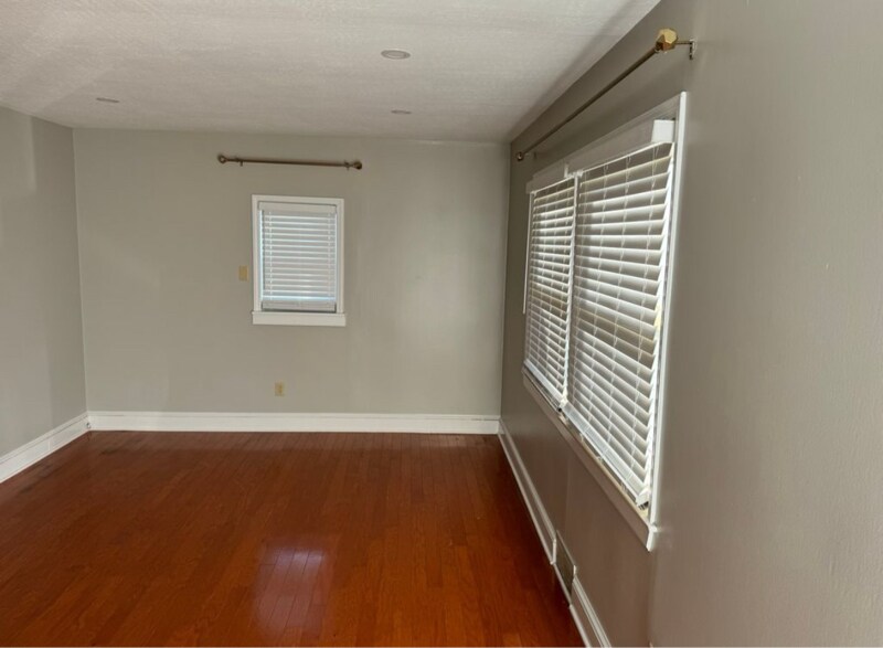 Building Photo - 330 Eaton Ave
