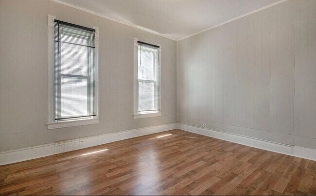 Building Photo - 811 Park St SW