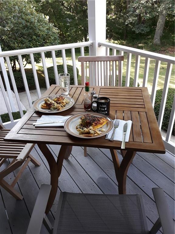 Primary Photo - 11 Stonehenge Dr