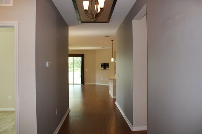 Building Photo - "Stunning 3 Bed/2 Bath Home with Lake View...